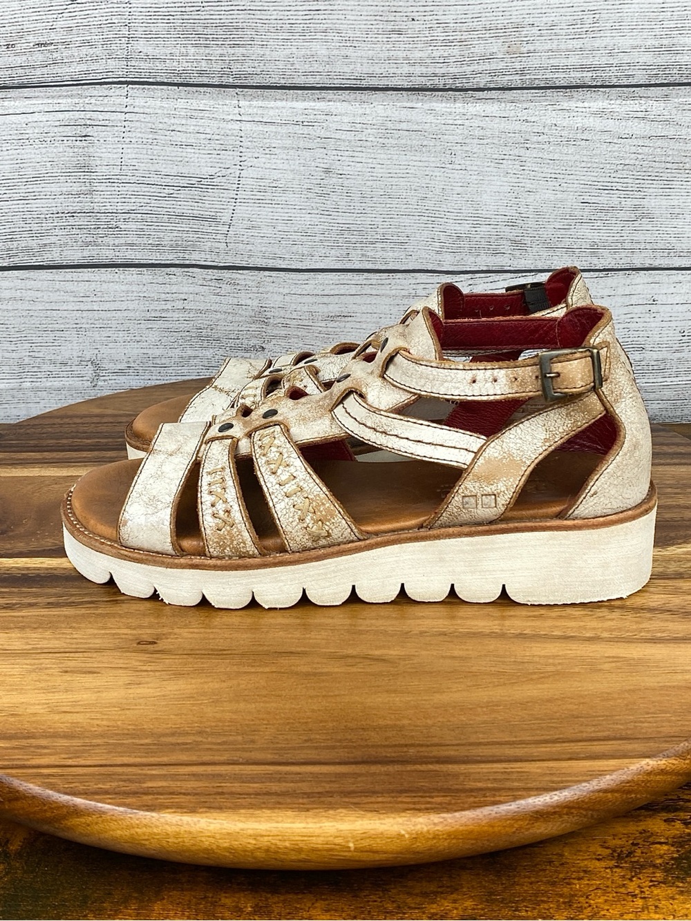 Bed Stu Wonder Platform Distressed White Leather Low Ankle Strap Sandal Size 8